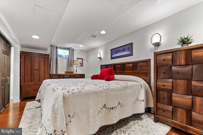 Building Photo - 43 N Hawthorne Rd