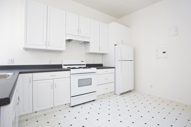 Building Photo - 3559 Jackson St