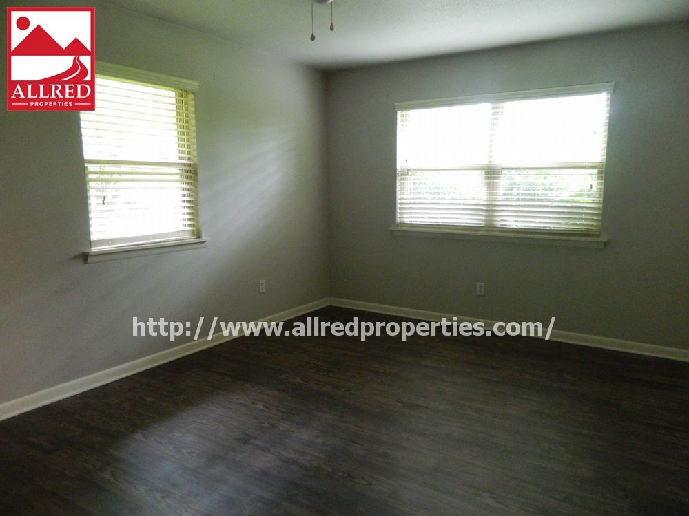 Building Photo - Amazing Duplex on Mt. Sequoyah