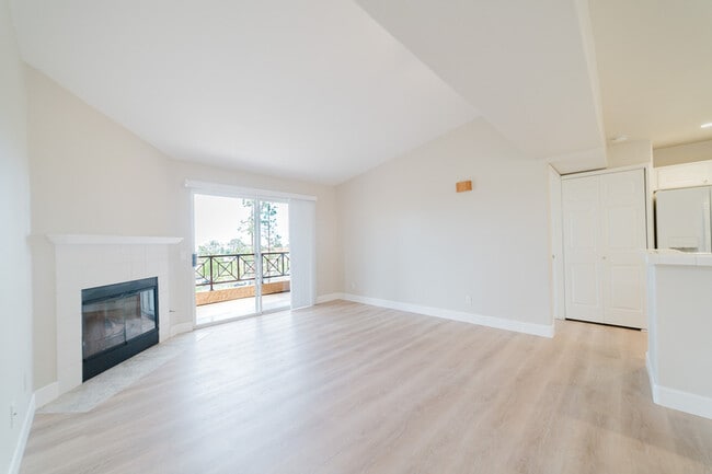 Building Photo - 7001 Ballena Way