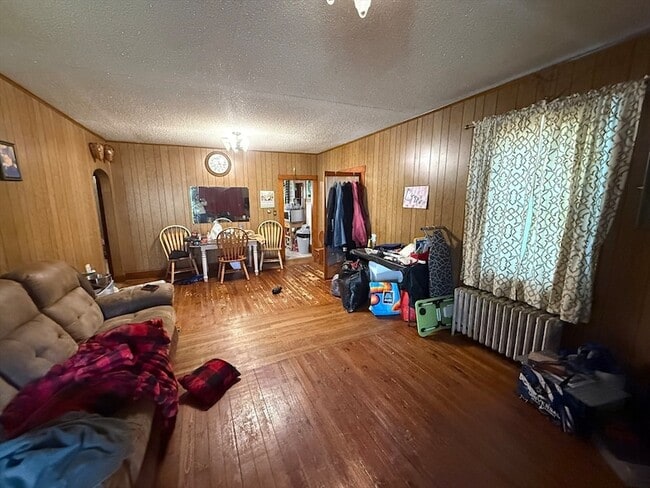 Photo - 931 Worcester Rd House