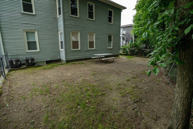 Foto del edificio - 6-8 Claflin St