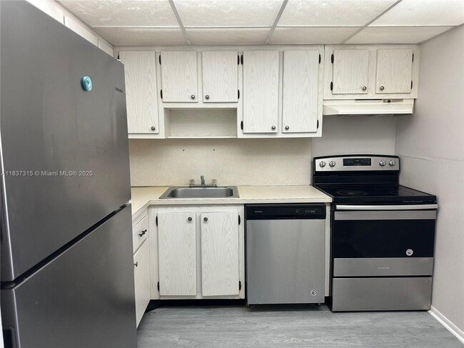 Foto del edificio - 16851 NE 23rd Ave