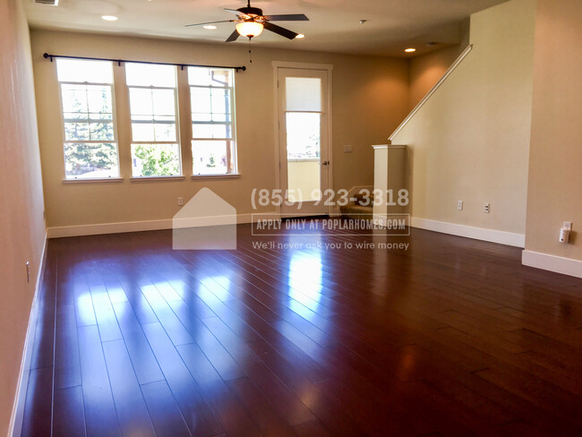 Building Photo - 442 Topaz Terrace