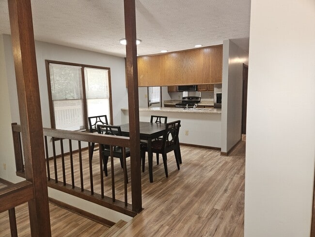 Foto del edificio - 5590 Bellflower St
