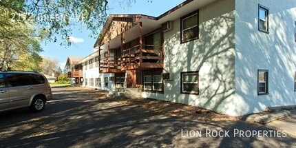 Building Photo - 2172 Green Ave
