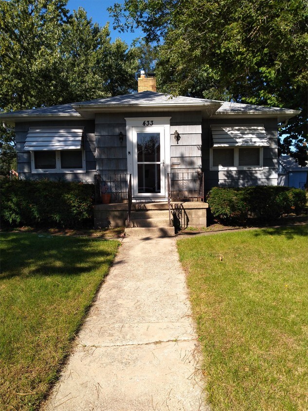 433 Vine Ct, Hammond, IN 46324 House for Rent in Hammond, IN
