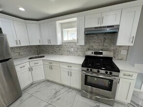 Building Photo - 48 Prest St