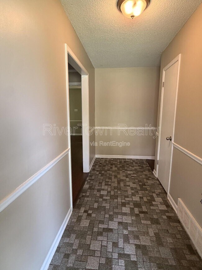 Foto del edificio - 4311 Springwind Rd