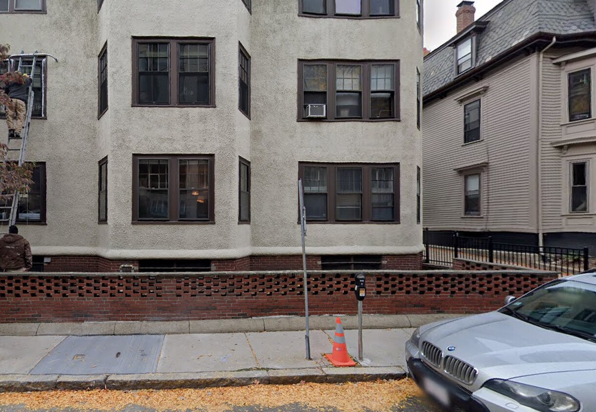 Primary Photo - 11 Story St