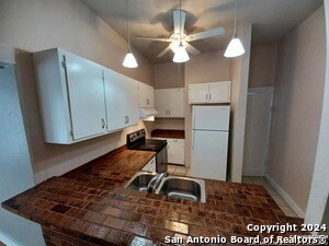 Foto del edificio - 124 W Mistletoe Ave