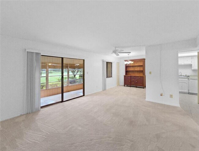 Foto del edificio - 614 Midway Dr
