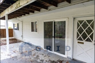 Building Photo - 3213 SW Marigold St