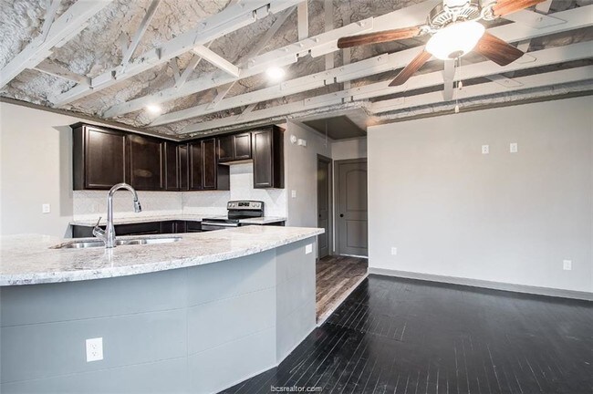 Building Photo - 603 Wellborn Rd