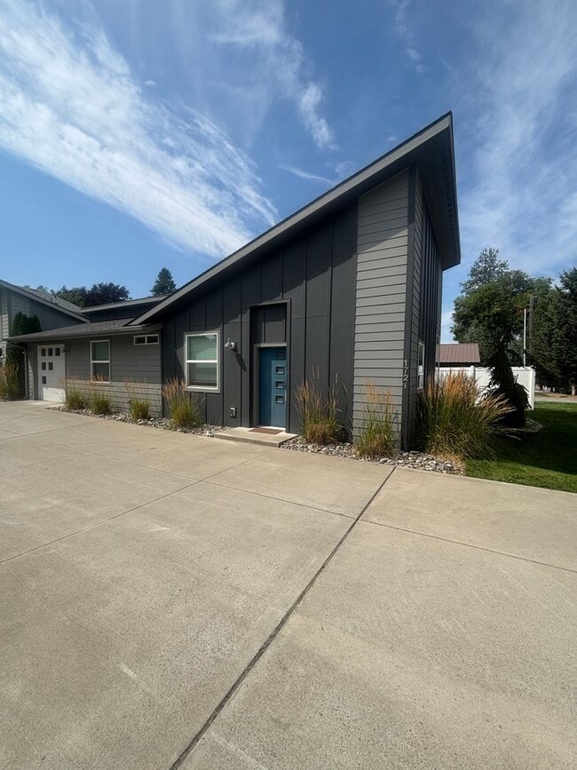Building Photo - 1721 Ammon Pl