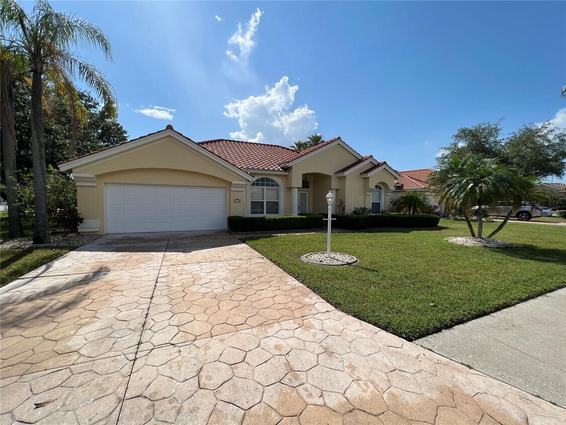 Foto principal - 7118 41st Ln E