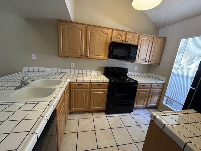 Foto del edificio - The Pines Townhome - Garage