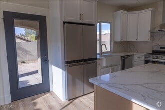 Building Photo - 1100 Warm Canyon Way
