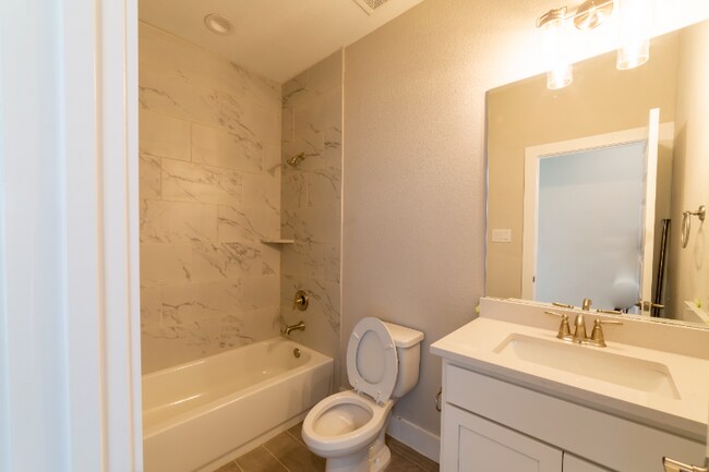 Foto del edificio - 11222 Casina View