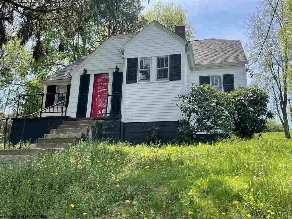 Primary Photo - 1016 E Brookside Dr