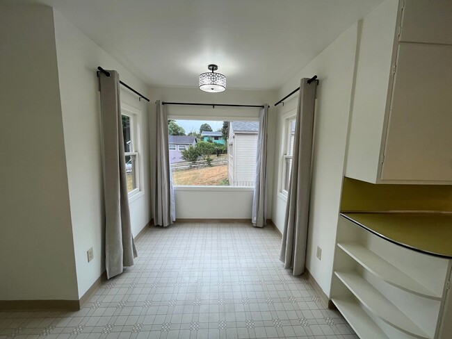 Foto del edificio - Well located 3/1, garage, laundry room, HU...