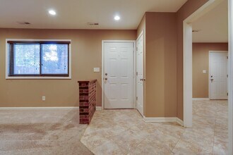 Building Photo - 2808 Ridge Ct