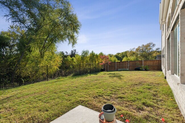 Building Photo - 1605 Ranch House Rd