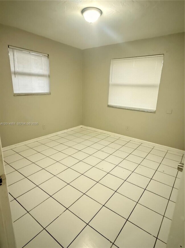 Foto del edificio - 2500 NW 21st St