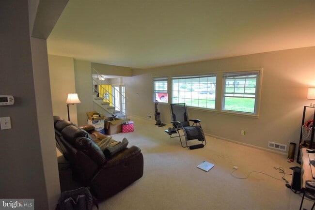 Building Photo - 8519 Wagon Wheel Rd