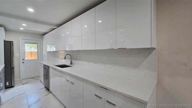 Foto del edificio - 2421 N 40th Ave