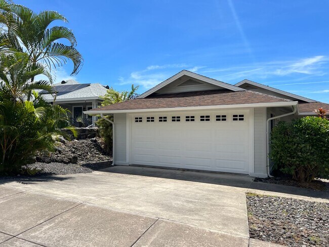 Foto del edificio - For Rent|  Two Bedroom / Two Bath Pualani Estates House