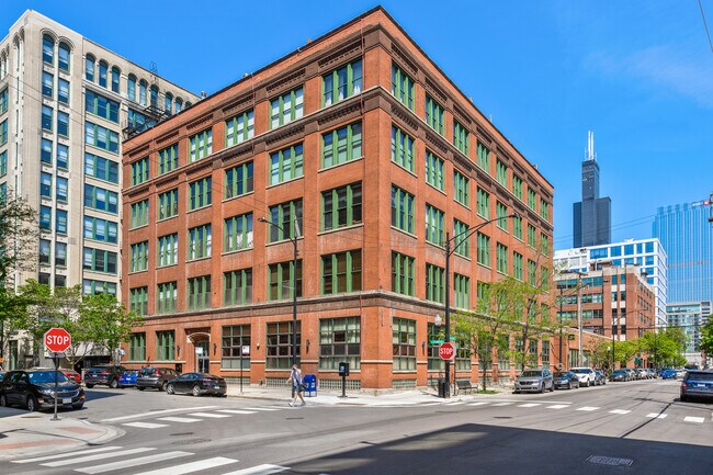 Building Photo - 331 S Peoria St