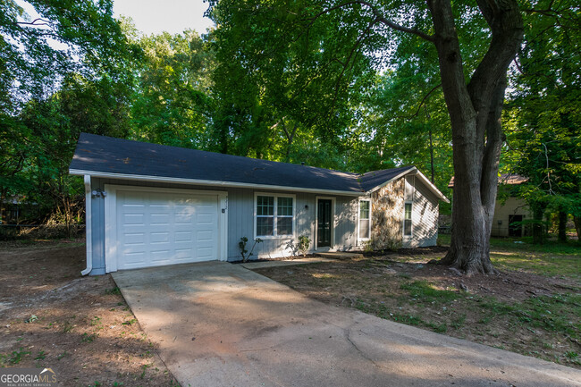 Building Photo - 9212 Woodhill Ln