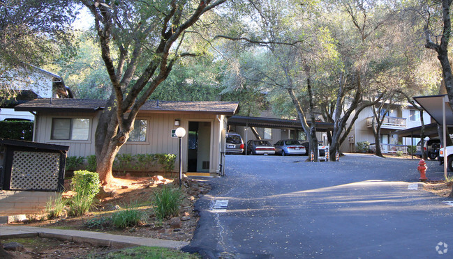 Building Photo - Cameron Ridge