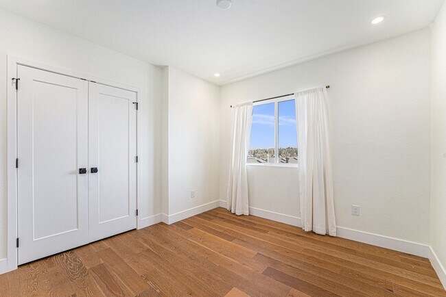 Foto del edificio - Modern Townhouse in Prime Location Near Sloan's Lake - 2 bedrooms - 4 bathrooms