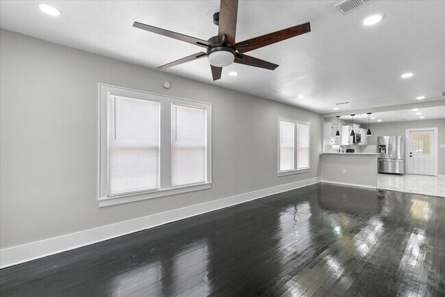 Foto del edificio - 2622 Virginia St