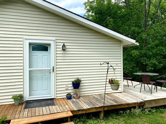 Building Photo - 106 Pineview Ter