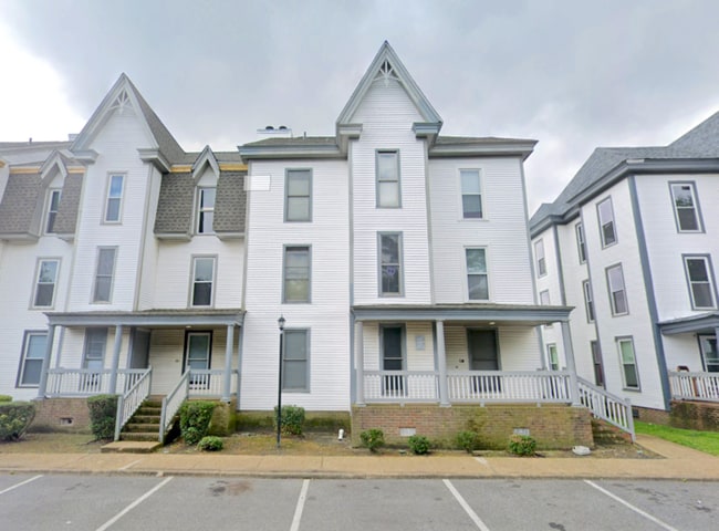 Photo - 1003 Green St Apartment