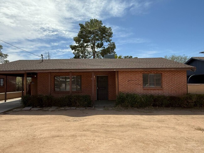 Building Photo - 1325 N Venice Ave