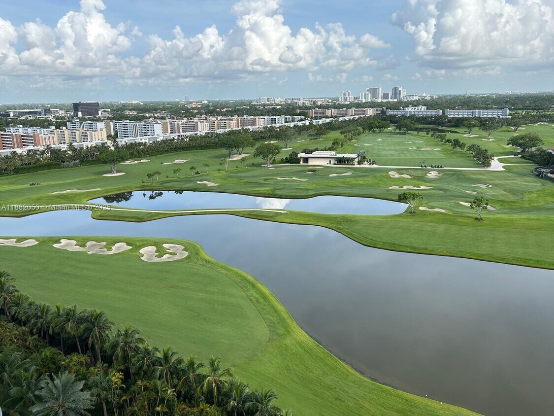 Foto principal - 1755 E Hallandale Beach Blvd