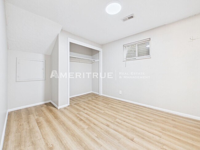 Foto del edificio - 967 W 2000 N