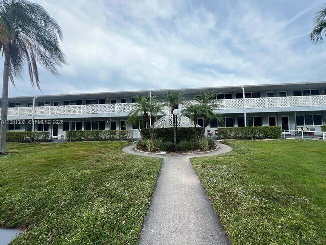 Foto del edificio - 600 Layne Blvd