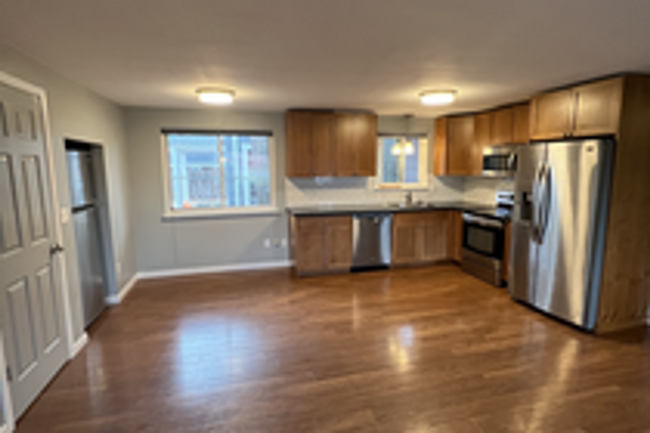 Building Photo - 5bd/2ba House in Tacoma