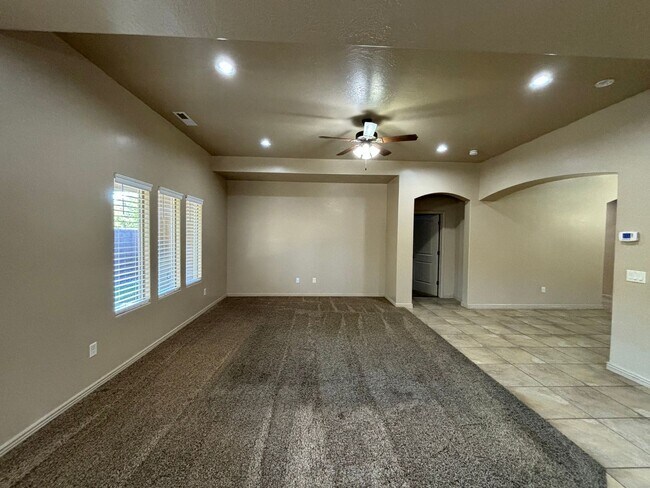 Building Photo - Beautiful Home In Cottam Fields!