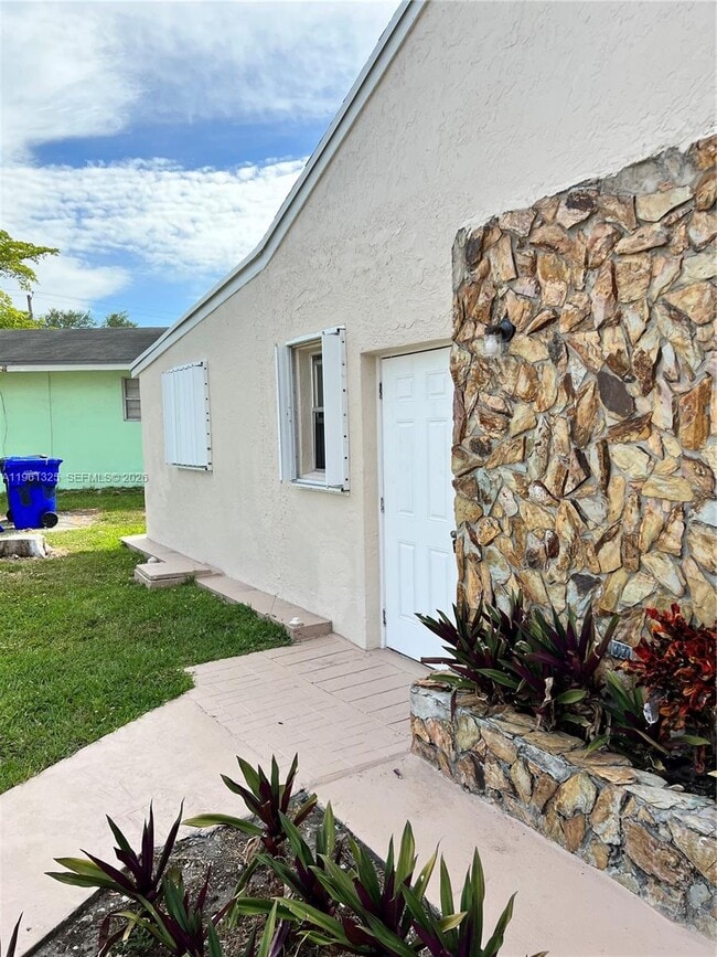 Building Photo - 410 N 58th Ave