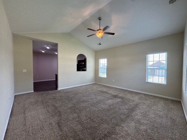 Building Photo - 123 John Davis Dr