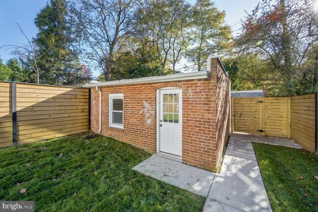 Foto del edificio - 1634 Nicholson St NW