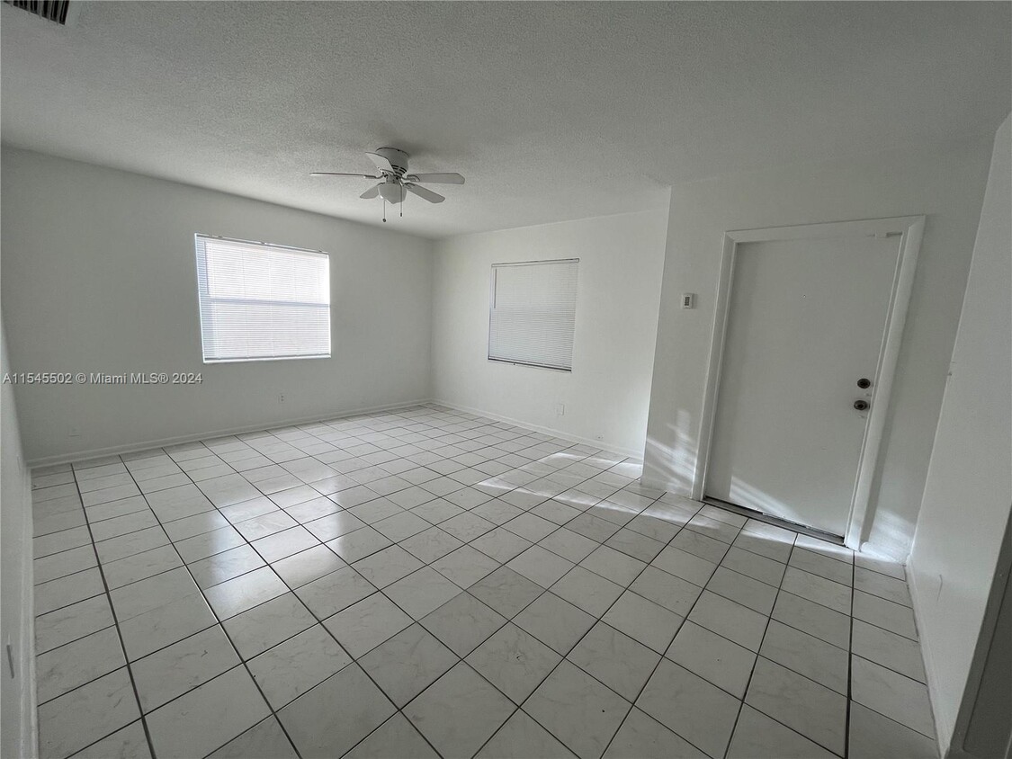 1610 NW 52nd Ave Unit A, Lauderhill, FL 33313 - Room for Rent in ...