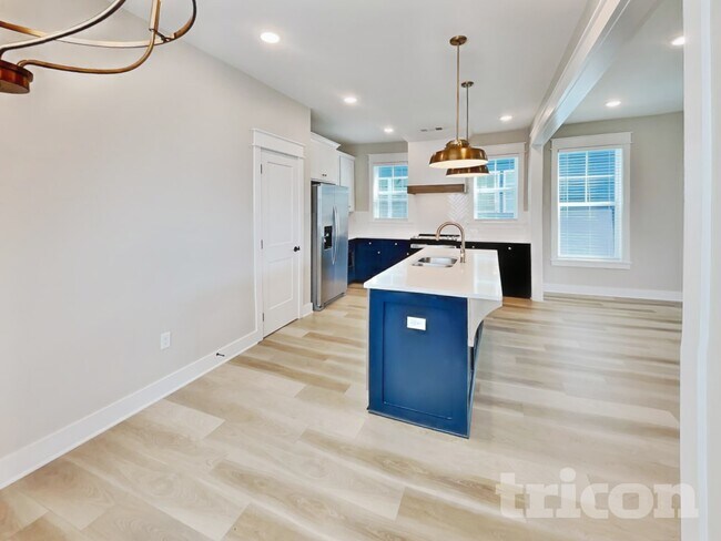 Building Photo - 167 Oasis Dr