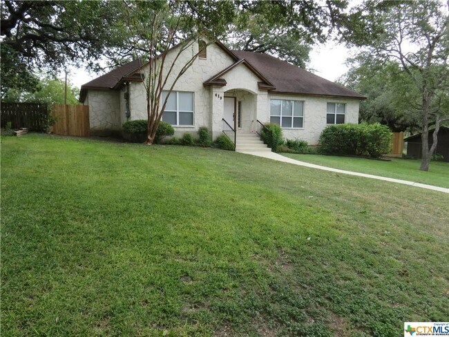 Building Photo - 619 Gloria Dr